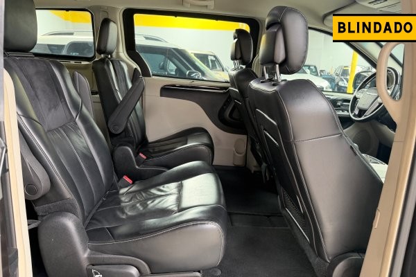 CHRYSLER TOWN & COUNTRY 3.6 LIMITED V6 24V GASOLINA 4P AUTOMÁTICO 2015/2015